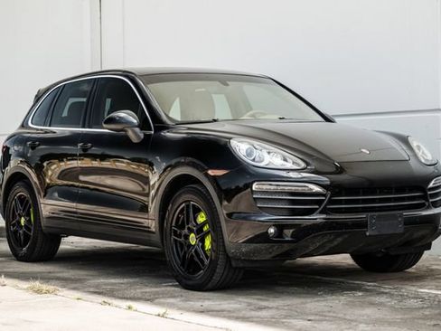 Used 2014 Porsche Cayenne S AWD/4WD image 5