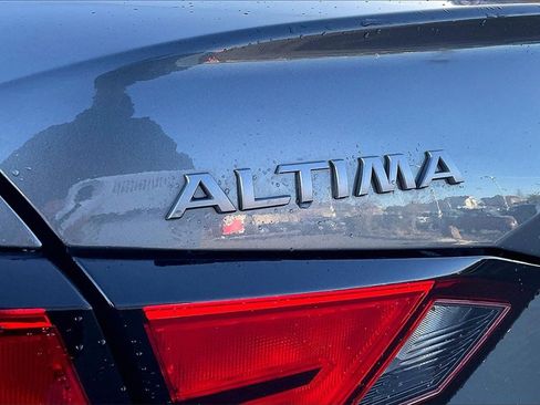 Used 2025 Nissan Altima 2.5 S image 8
