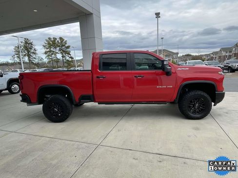 Used 2024 Chevrolet Silverado 2500 ZR2 image 5