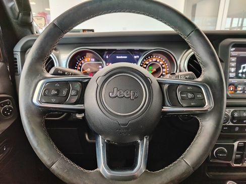 Used 2020 Jeep Wrangler Unlimited Sahara AWD/4WD image 13
