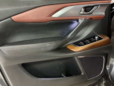 Used 2018 MAZDA CX-9 Signature image 13