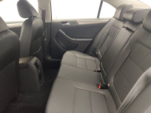 Used 2016 Volkswagen Jetta SE FWD image 18