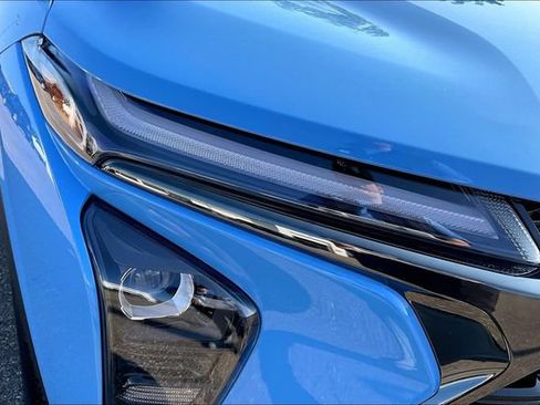 Used 2024 Chevrolet Trax RS w/ Driver Confidence Package FWD image 28