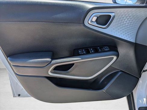 Used 2024 Kia Soul LX w/ Option Group 015 FWD image 10