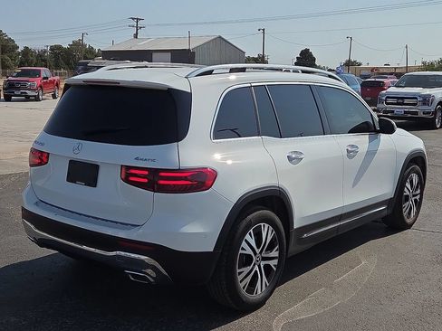 Used 2024 Mercedes-Benz GLB 250 4MATIC image 5