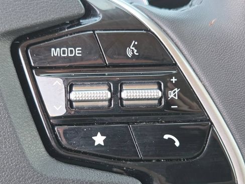 Used 2023 Kia Niro EX FWD image 15