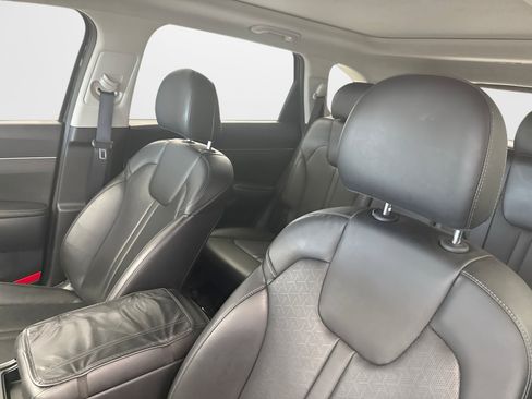 Used 2023 Kia Sorento S w/ Panoramic Sunroof Package FWD image 9