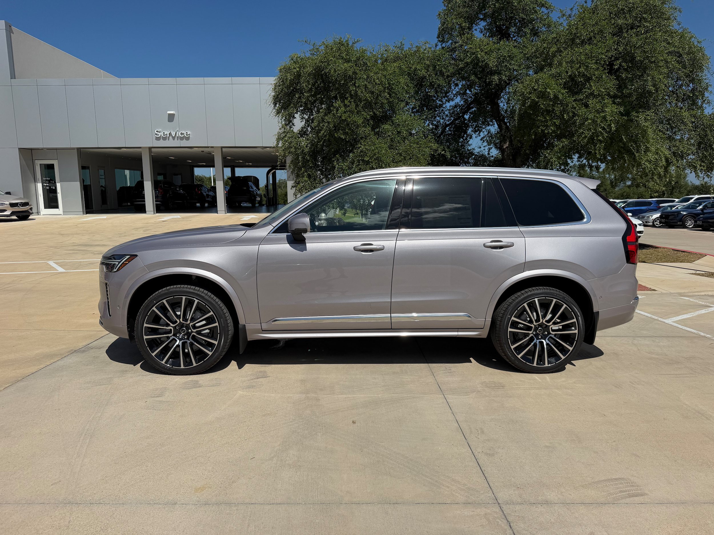 New 2026 Volvo XC90 B6 Plus w/ Protection Package Premier AWD/4WD image 3