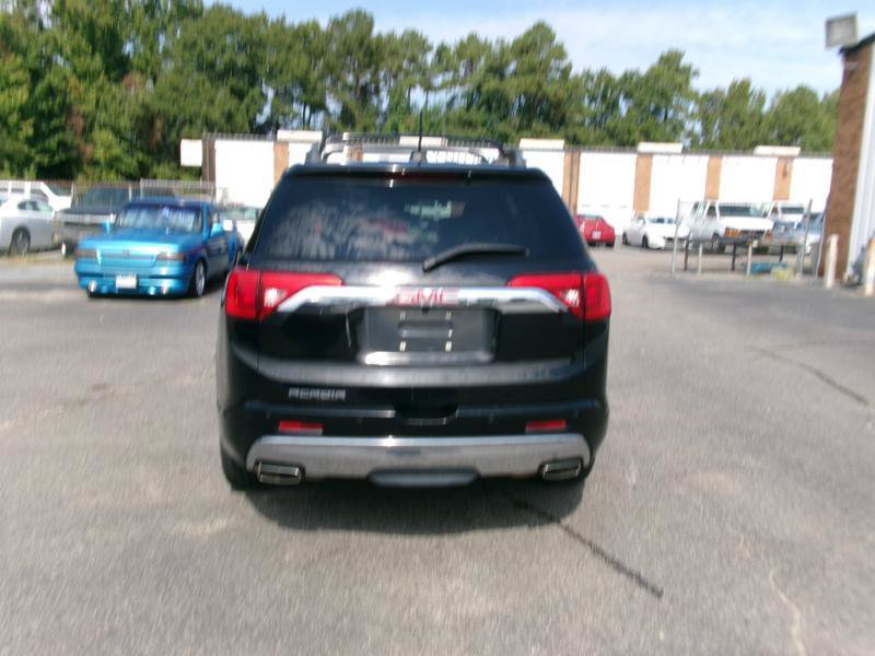 Used 2017 GMC Acadia Denali w/ Technology Package FWD image 19