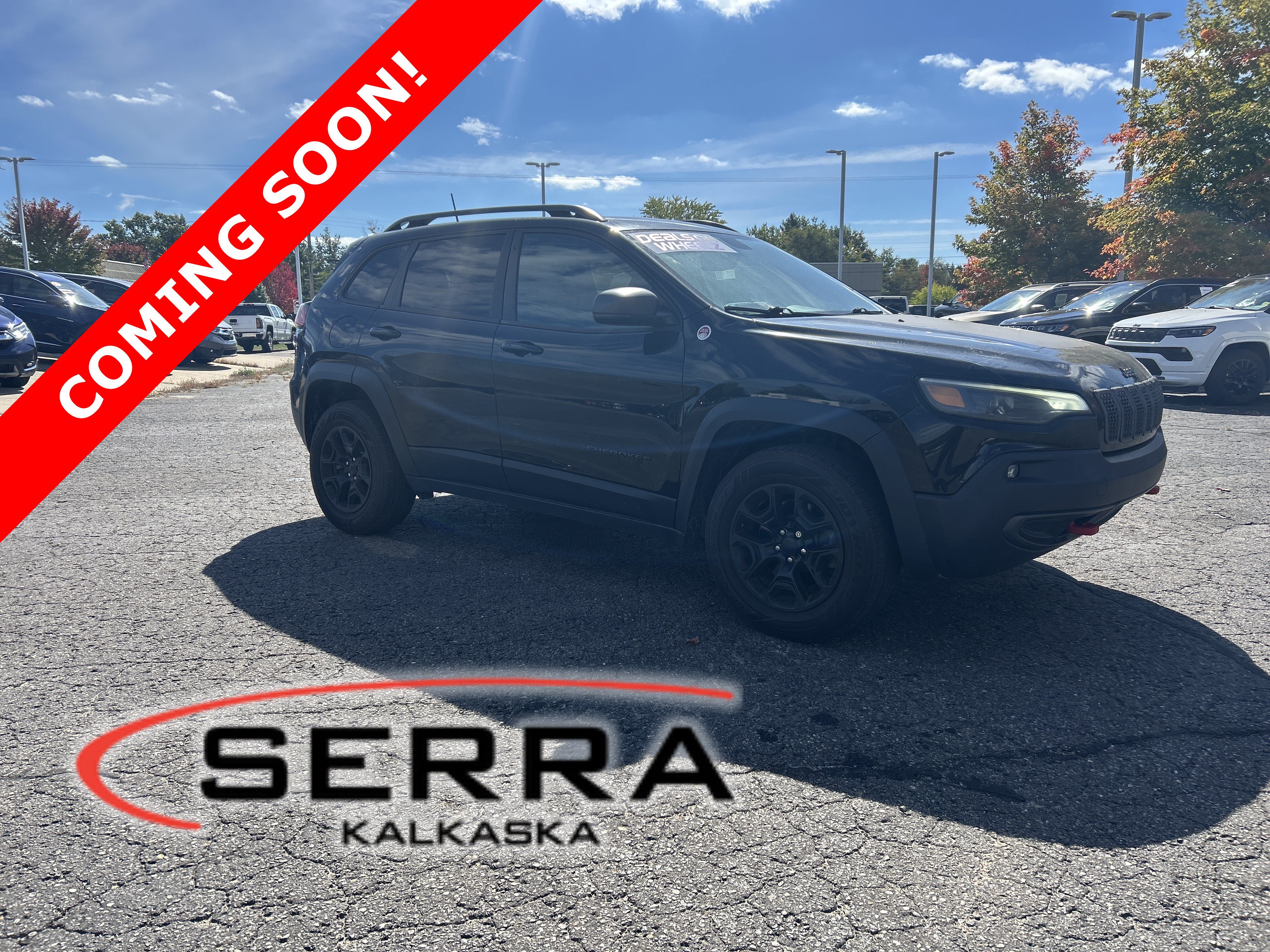 Used 2019 Jeep Cherokee Trailhawk AWD/4WD image 1