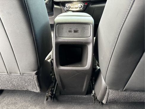 Used 2024 Chevrolet Trax RS w/ Sunroof Package image 11