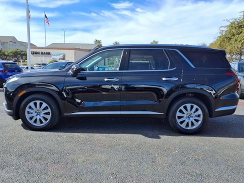 Used 2025 Hyundai Palisade SEL FWD image 2
