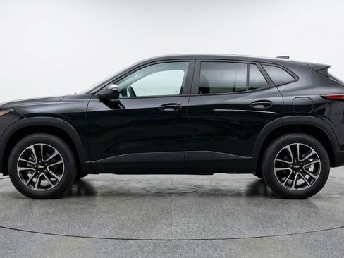 Used 2025 Chevrolet TrailBlazer LT image 5