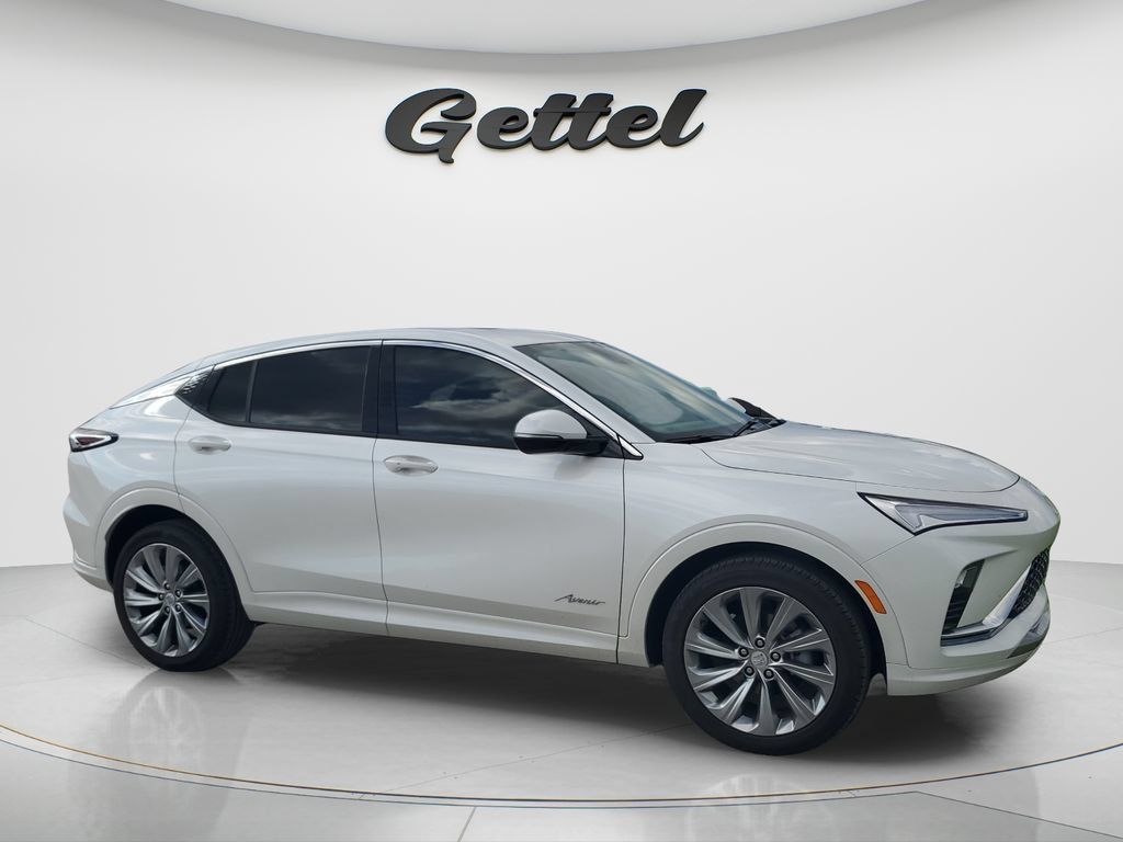 Used 2024 Buick Envista Sport Touring FWD image 2