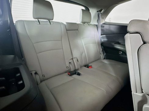 Used 2021 Honda Pilot Touring image 14