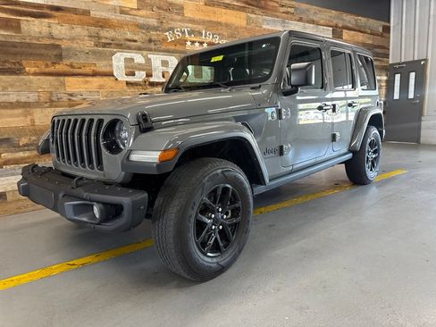 Used 2023 Jeep Wrangler Unlimited Sport AWD/4WD image 5