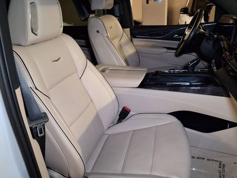 Used 2023 Cadillac Escalade Premium Luxury w/ LPO, Radiant Package AWD/4WD image 24