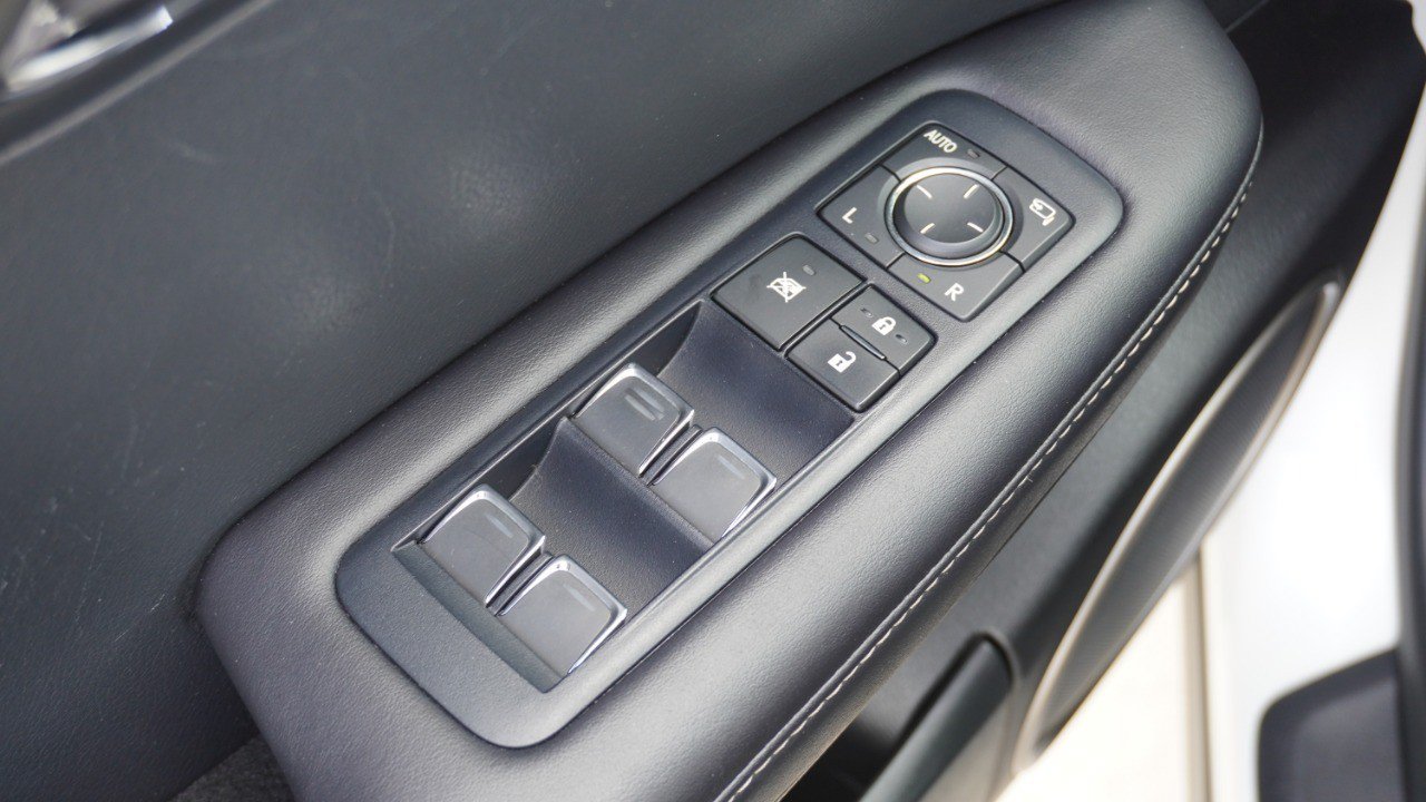 Used 2019 Lexus RX 350L Luxury w/ Accessory Package AWD/4WD image 25