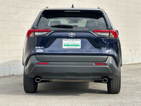 Used 2025 Toyota RAV4 XLE AWD/4WD image 4