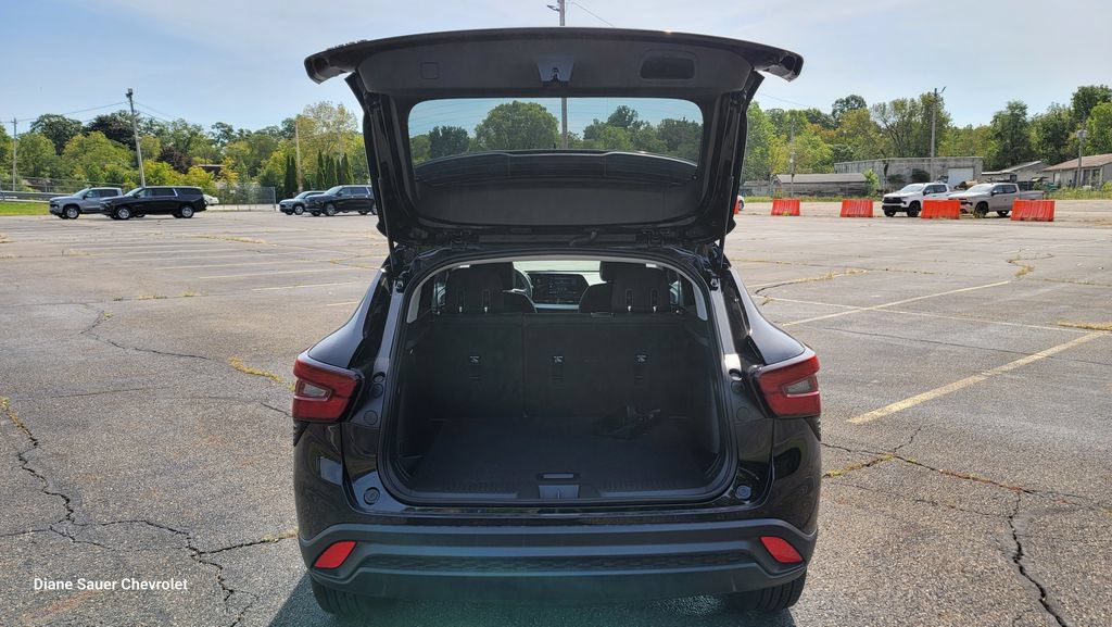 New 2026 Chevrolet Trax LS FWD image 11