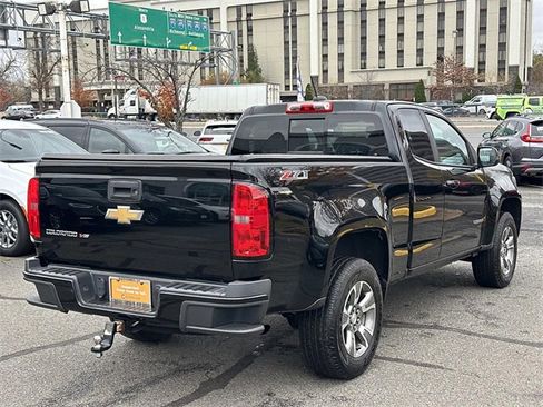 Used 2018 Chevrolet Colorado Z71 image 2