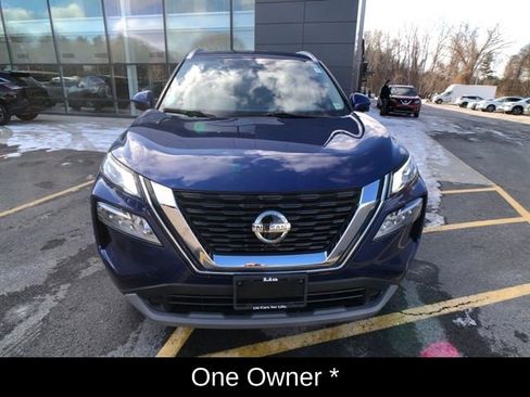 Used 2021 Nissan Rogue SV w/ Premium Package image 9