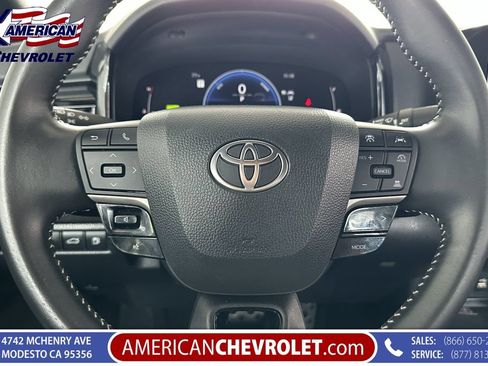 Used 2025 Toyota Camry SE FWD image 31