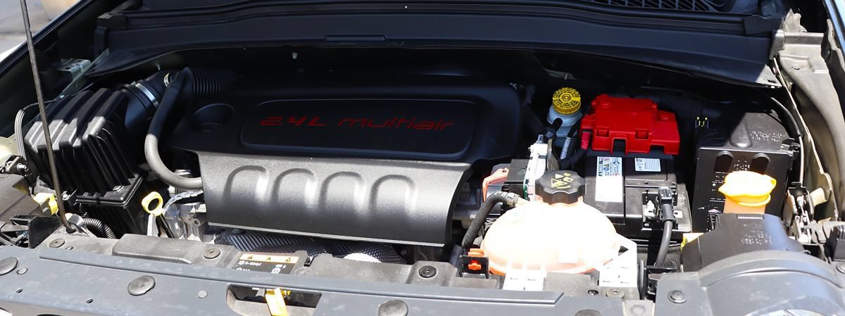 Used 2018 Jeep Renegade Latitude FWD image 57