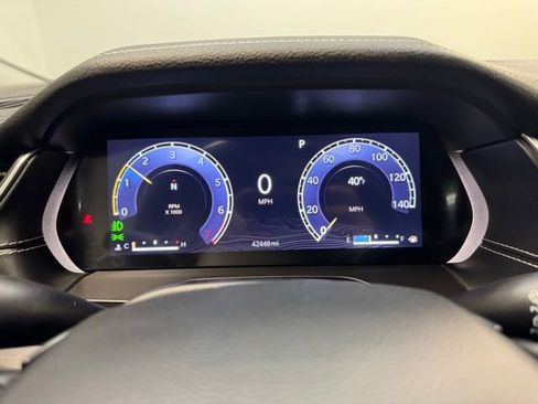 Used 2022 Jeep Grand Cherokee Limited image 9