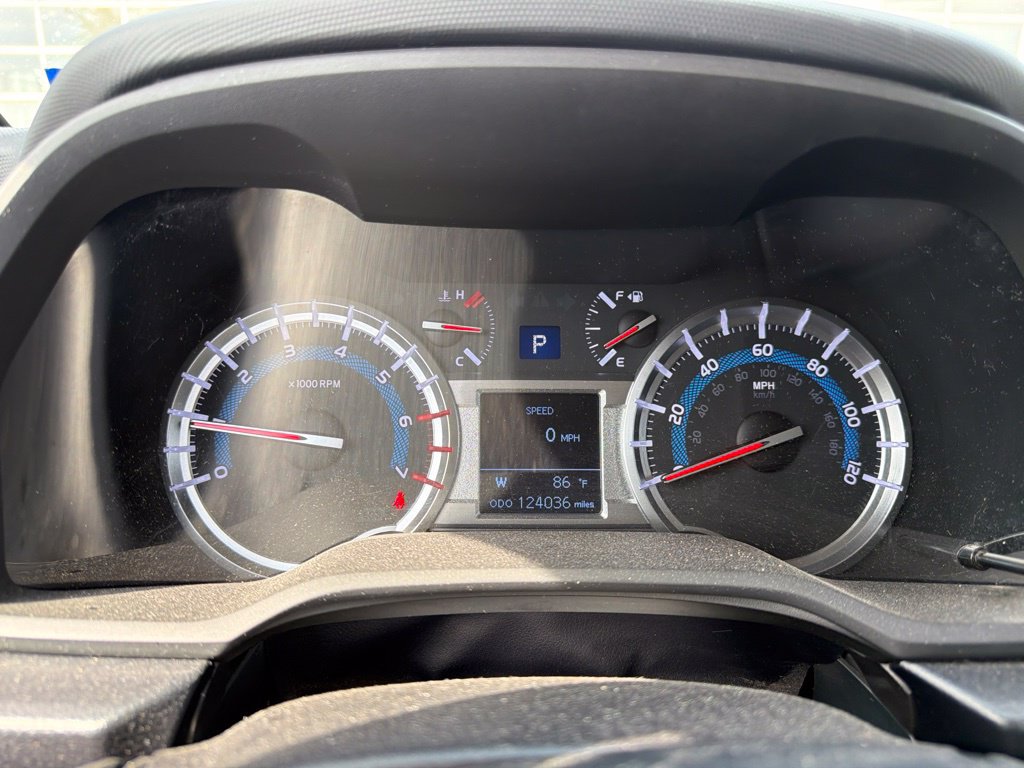 Used 2018 Toyota 4Runner TRD Off-Road AWD/4WD image 3