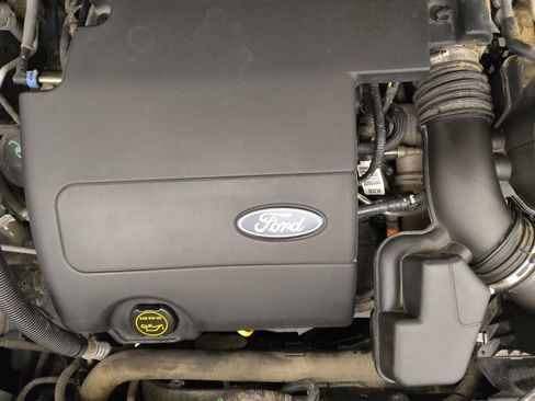 Used 2018 Ford Explorer XLT w/ Equipment Group 202A AWD/4WD image 30