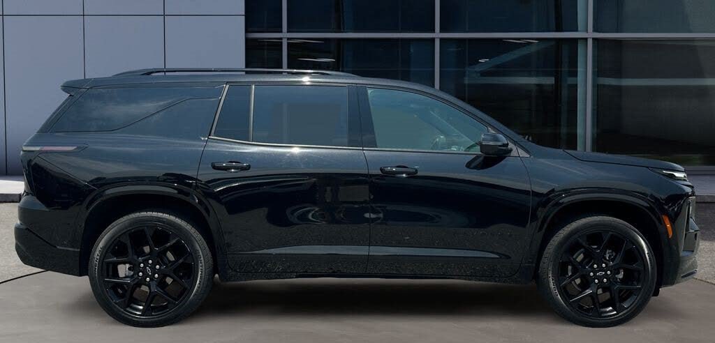 Used 2024 Chevrolet Traverse RS w/ LPO, Floor Liner Package AWD/4WD image 1