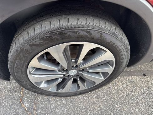 Used 2022 Buick Encore Preferred w/ Safety Package image 5