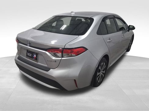 Used 2020 Toyota Corolla LE image 6