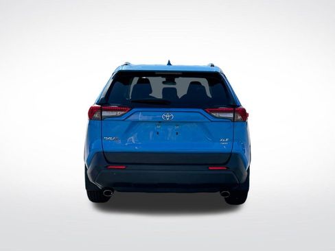 Certified 2019 Toyota RAV4 XLE w/ All Weather Liner Package image 4