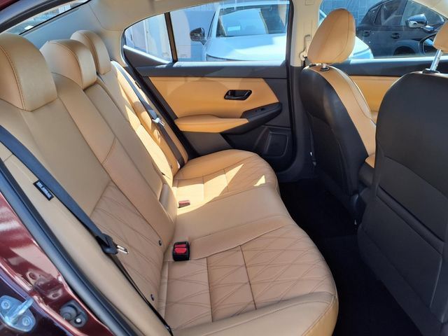 Used 2025 Nissan Sentra SV w/ SV Premium Package FWD image 24