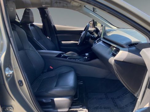 Used 2021 Toyota C-HR Limited FWD image 15