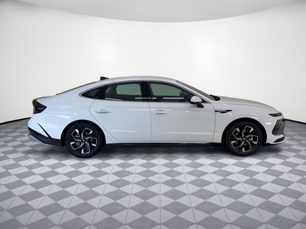 Used 2025 Hyundai Sonata SEL FWD image 8