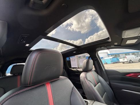 Used 2024 Chevrolet Traverse RS AWD/4WD image 28