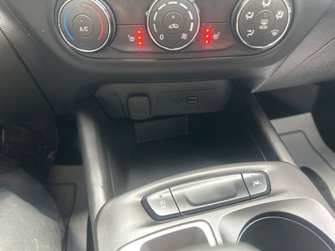 Used 2024 Chevrolet Trax RS w/ Driver Confidence Package FWD image 22