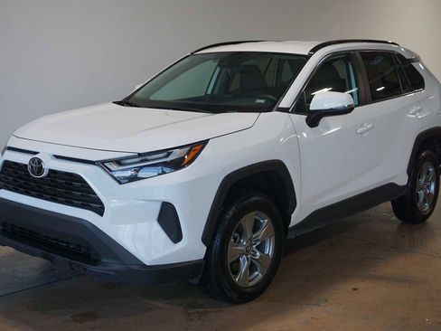 Used 2024 Toyota RAV4 XLE image 1