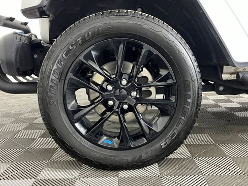 Used 2022 Jeep Wrangler Unlimited Sahara image 19