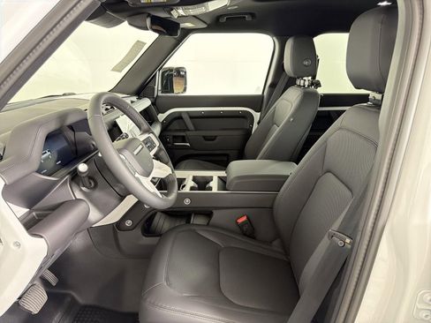 New 2026 Land Rover Defender 110 X-Dynamic SE image 23