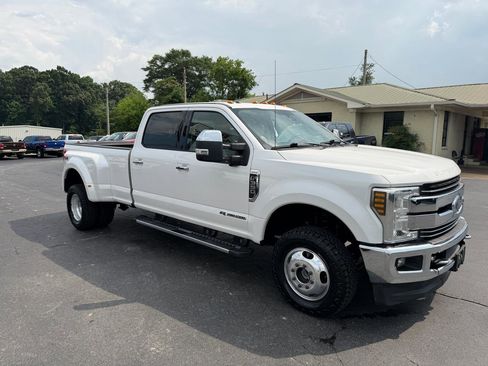Used 2018 Ford F350 Lariat w/ Lariat Ultimate Package AWD/4WD image 3