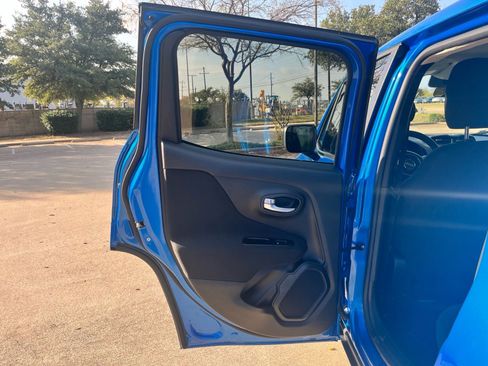 Used 2020 Jeep Renegade Sport image 22