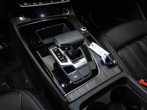 Used 2023 Audi Q5 2.0T Premium Plus w/ Premium Plus Package AWD/4WD image 12