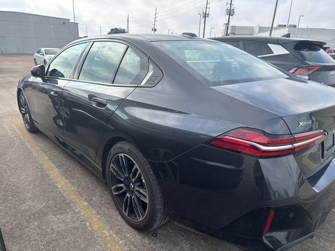 Used 2026 BMW 530i xDrive image 9