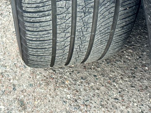 Used 2025 Land Rover Discovery Dynamic SE image 42