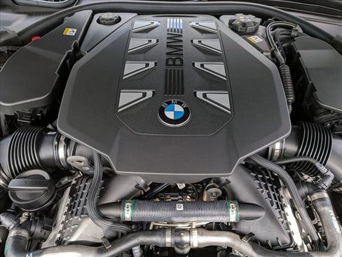 New 2026 BMW 760i xDrive w/ Premium Package image 17