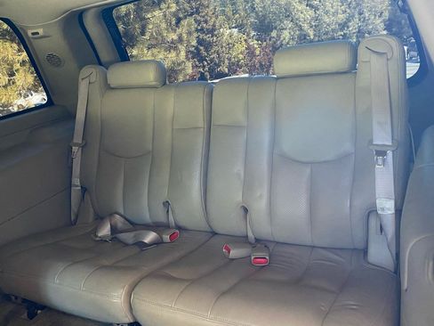 Used 2003 Cadillac Escalade 2WD image 24